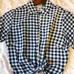 Tie-up cropped gingham blouse